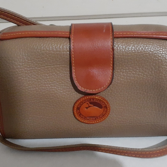 Tan Vintage Dooney and Burke Purse - Picture 2 of 9